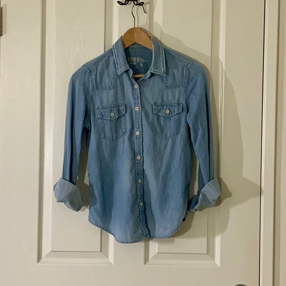 GAP chambray button down shirt